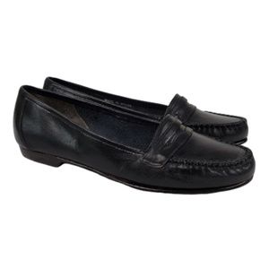 Women's Bass Leather Slip Ons size 7N